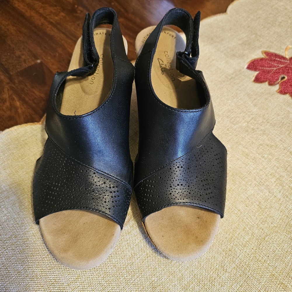 Clarks Black and Tan Open-Toe Sandals